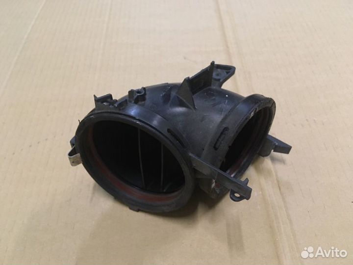Патрубок воздушный M272 3.5 Mercedes Vito W639