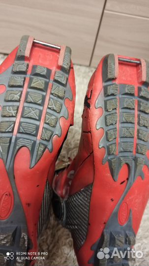 Лыжные ботинки