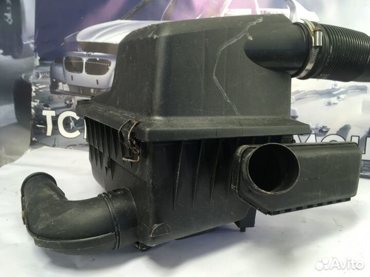 Корпус воздушного фильтра Volkswagen Golf 3