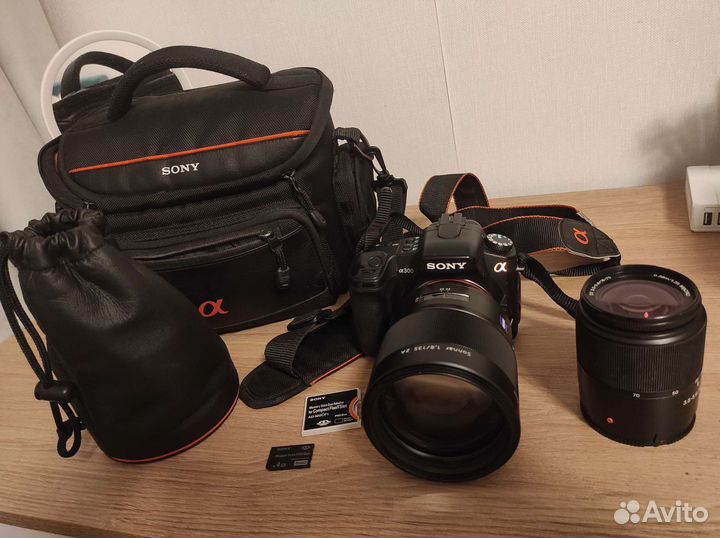Sony dslr-A300 SAL-135F18 SAL-1870 AC-VQ900