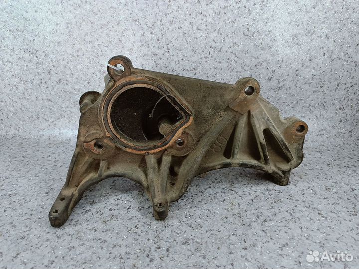 1900380 Кронштейн компрессора кондиционера D13