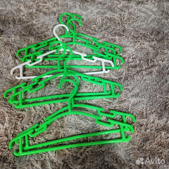 Вешалка для одежды детская