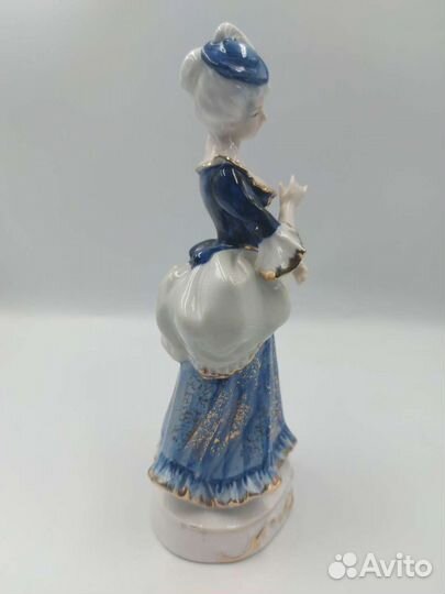 Статуэтка фарфор винтаж 