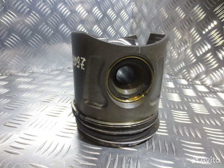 Поршень Iveco 504373839