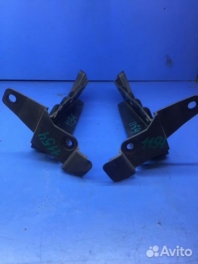 Крепление заднего бампера нижнее левое