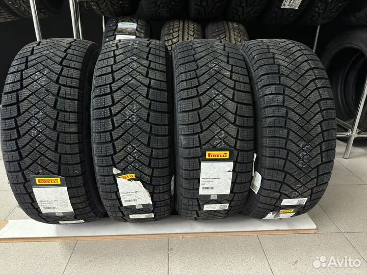 Pirelli Ice Zero FR 215/55 R17 128