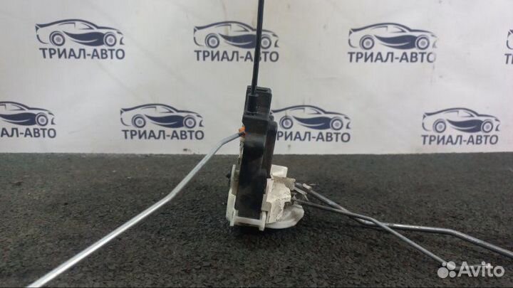 Замок двери передний правый Mitsubishi Lancer 9