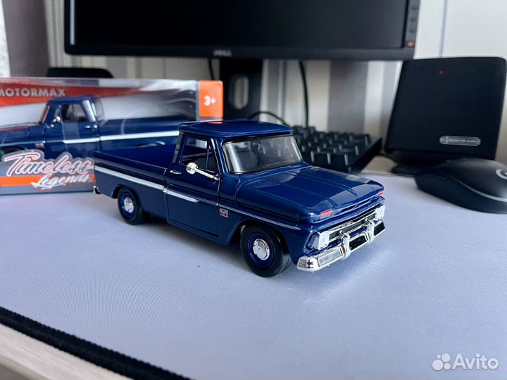 Chevy c10 fleetside 1966 pickup 1:24