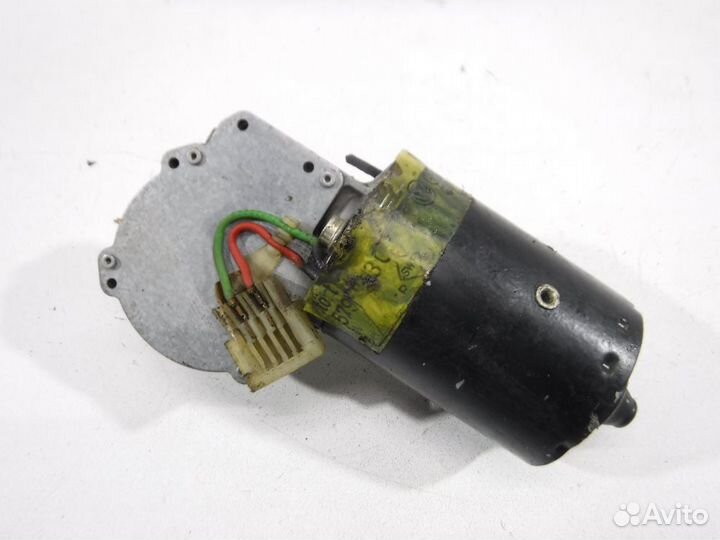 Моторчик стеклоочистителя передний Volkswagen Pass