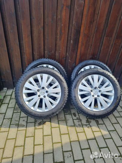 Goodyear UltraGrip 225/55 R17