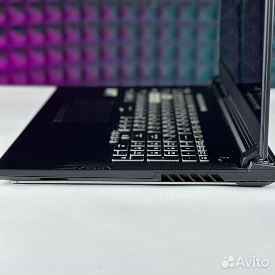 Игровой ноутбук Asus ROG i7/RTX2060/144Hz/17.3