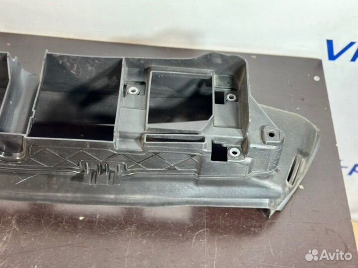 Воздуховод радиатора Volvo V40 2015