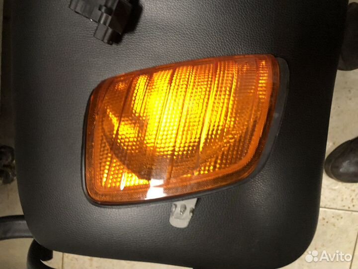 Стёкла на фару Мерседес w124 новое