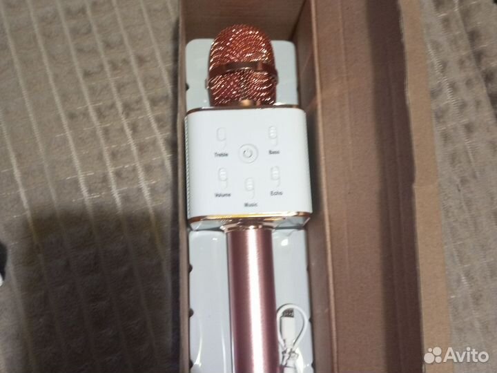 Блютуз колонка с микрофоном