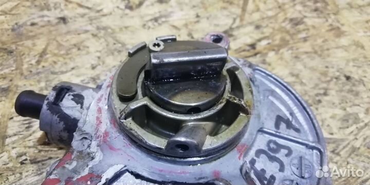 Вакуумный насос Audi A4 B7 2007 200200024