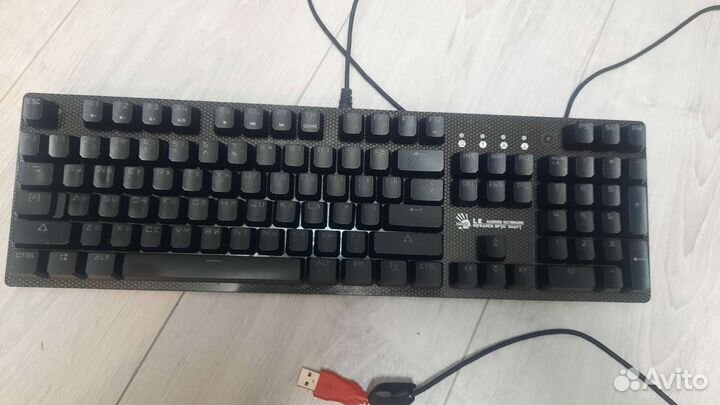 Игровая механическая клавиатура Bloody B810R RGB