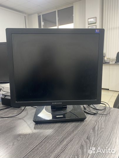 Монитор Samsung SyncMaster 970p