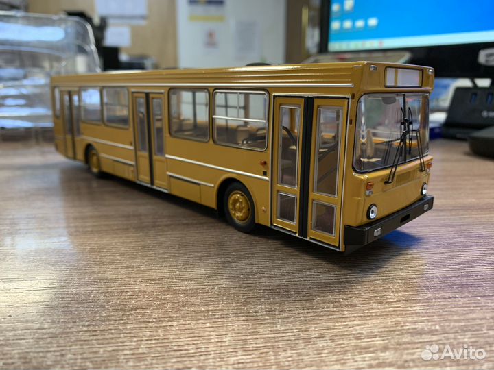Лиаз-5256.00 Demprice Classicbus Новый охра