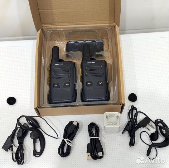 Рация-радиостанция с гарнитурой-наушником