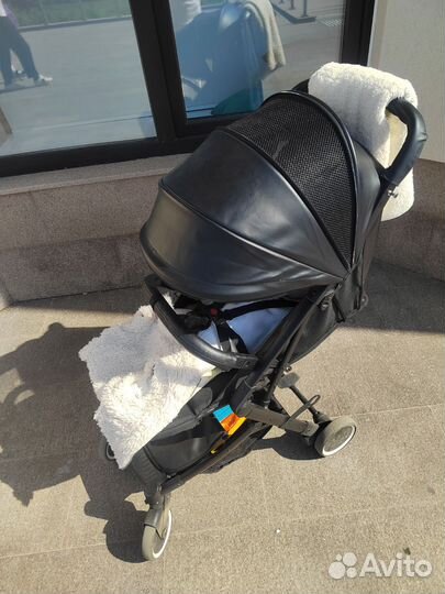 Прогулочная коляска компактная