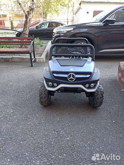 Детский электромобиль Mercedes-Benz Unimog 4WD