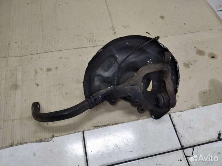 Кулак поворотный передний левый w211 E-class 64