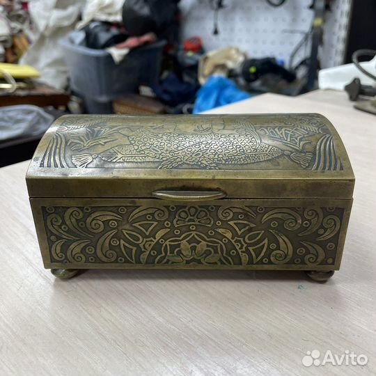 Шкатулка Старая Индия. Латунь, дерево (сзр)