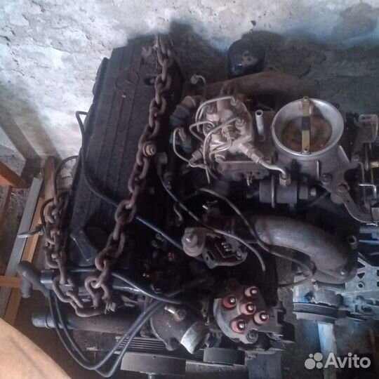 Двигатель Mercedes M102 по запчастям