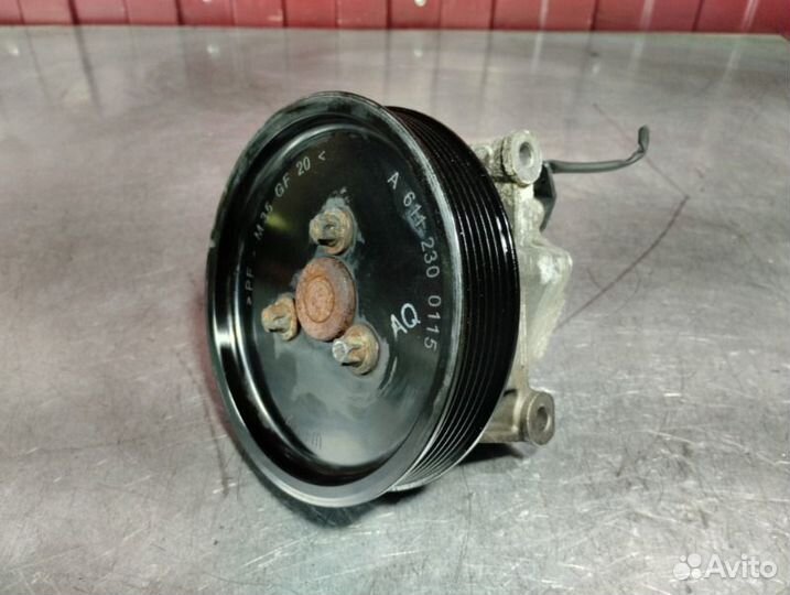 Насос гидроусилителя руля Mercedes C-Class W203