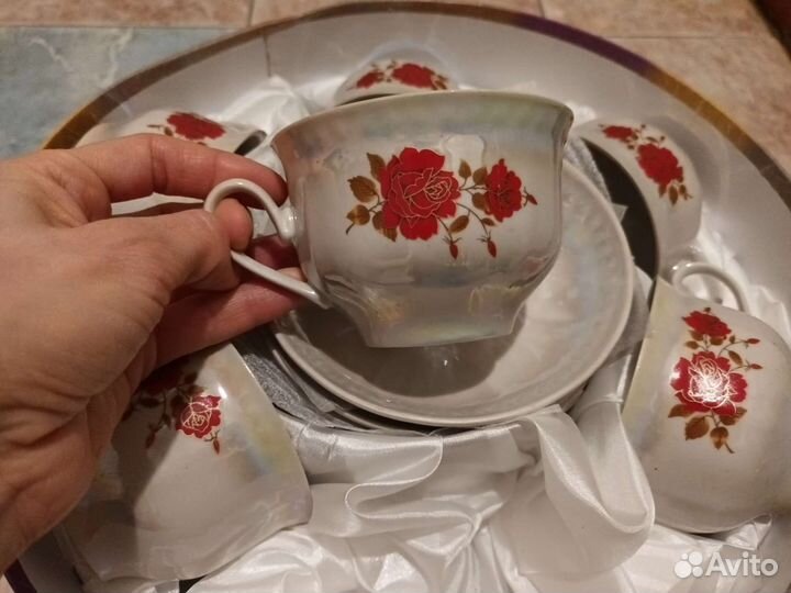 Сервиз чайный красный цветок