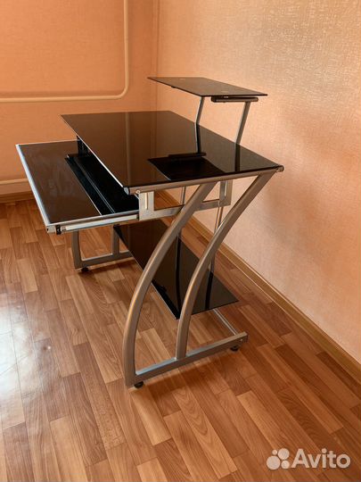 Стол для компьютера