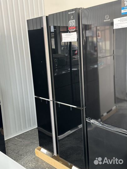 Холодильник Sharp двухдверный