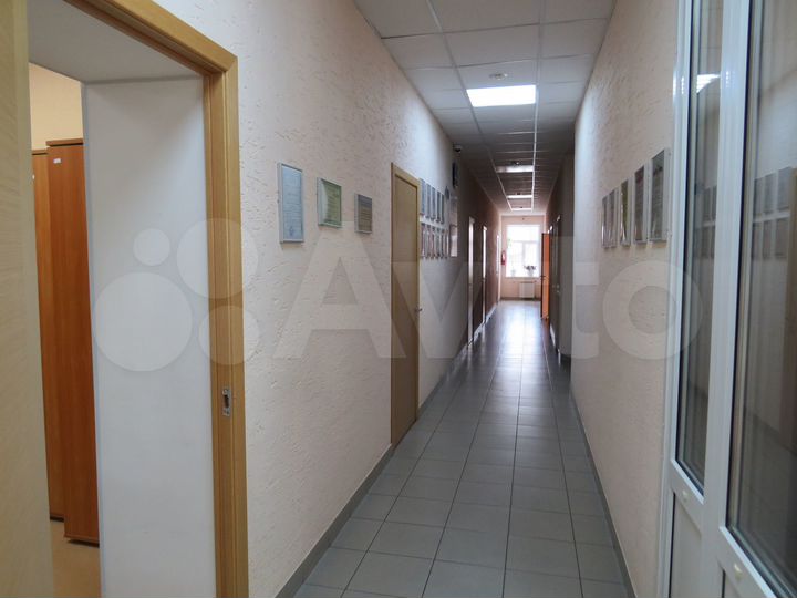 Здание, 275 м²