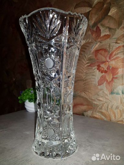 Ваза хрустальная