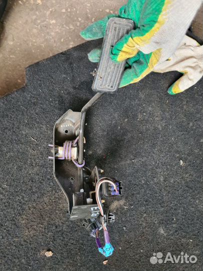 Педаль газа Toyota Corolla E120 1.6 2006