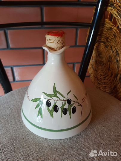 Емкость для оливкового масла с подставкой