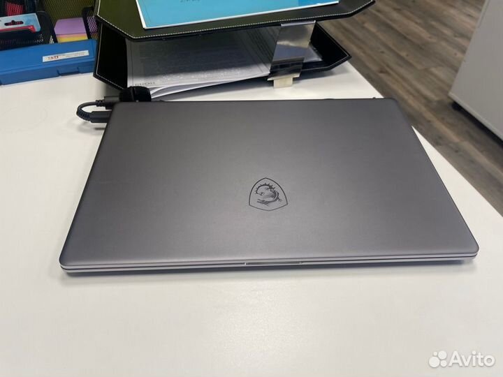 Ноутбук MSI Creator Z17