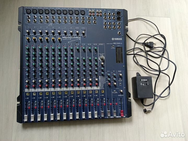 Микшерный пульт Yamaha MG166CX