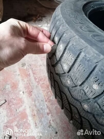 Bridgestone Blizzak Spike-01 225/55 R18