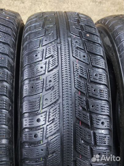 Kumho I'Zen KW22 215/65 R16 98T