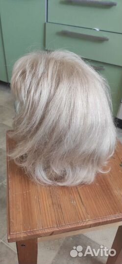 Парик из натуральных волос блонд