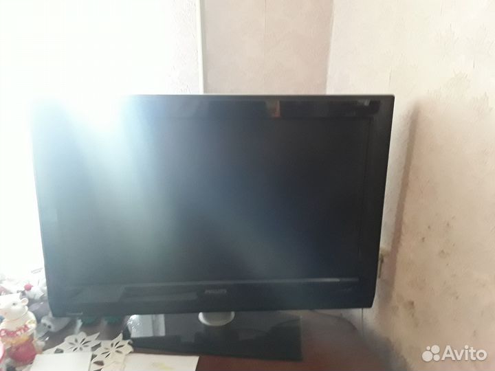 Продается телевизор ЖК филипс