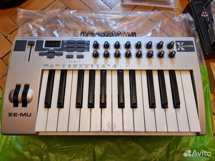 Midi клавиатура E-Mu Xboard 25