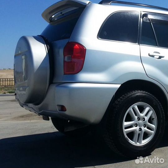 Бампер задний в цвет Toyota Rav4 2 XA20