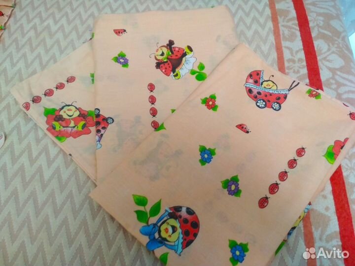 Комплект бортиков, постельного белья и балдахин