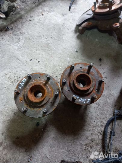 Mitsubishi л200 ступица передняя