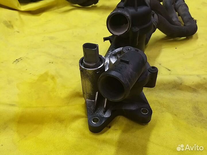 Корпус термостата Volkswagen Passat B7 2010-2015