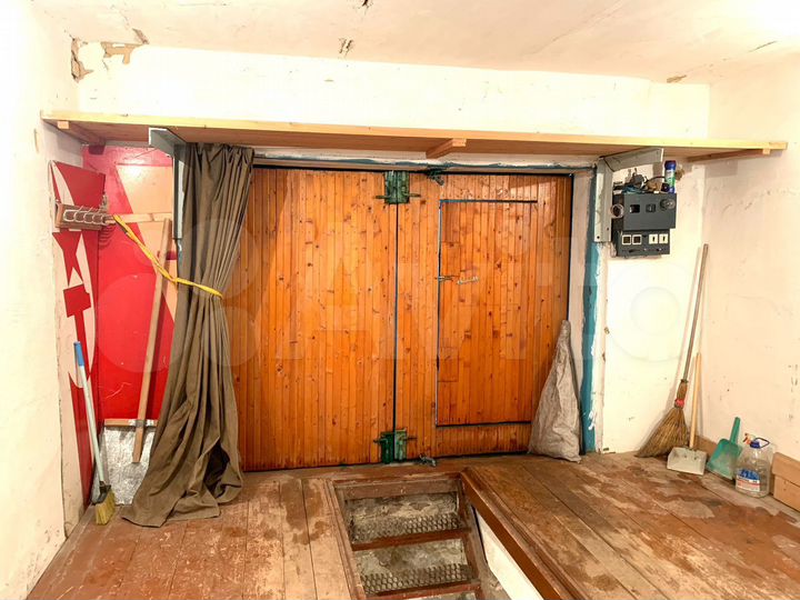 Гараж, > 30 м²