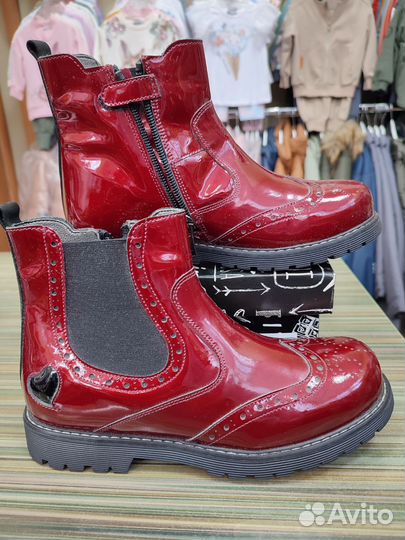 Ботинки девичьи