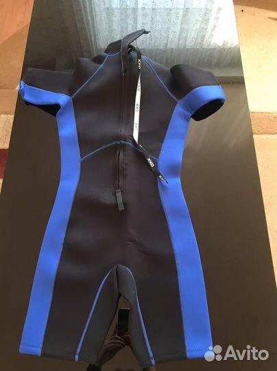Гидрокостюм для водных видов спорта и отдыха